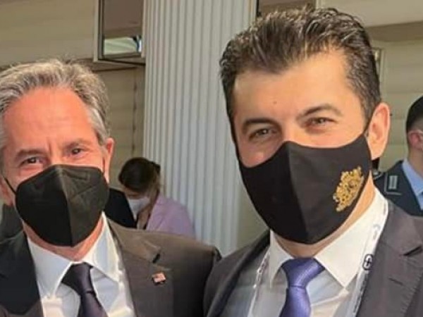 Македонският премиер Димитър Ковачевски разпространи снимка "от среща с държавния