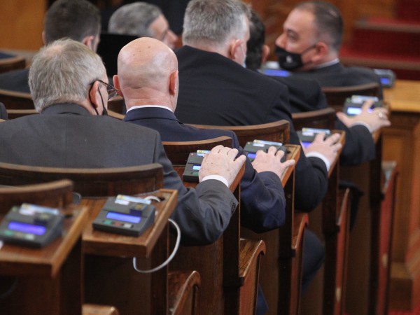 Депутатите започнаха дебатите по Закона за държавния бюджет за 2022