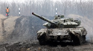 Руският президент Владимир Путин стартира военна операция в Източна Украйна