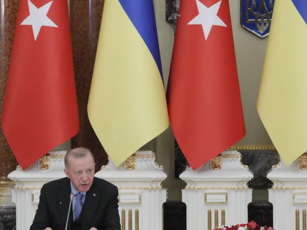 Турция подкрепя борбата на Украйна за защита на териториалната цялост