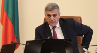 Министърът на отбраната Стефан Янев който става обект на критик