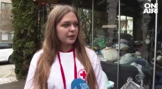 Две момичета от Несебър украинка и полякиня откриват в