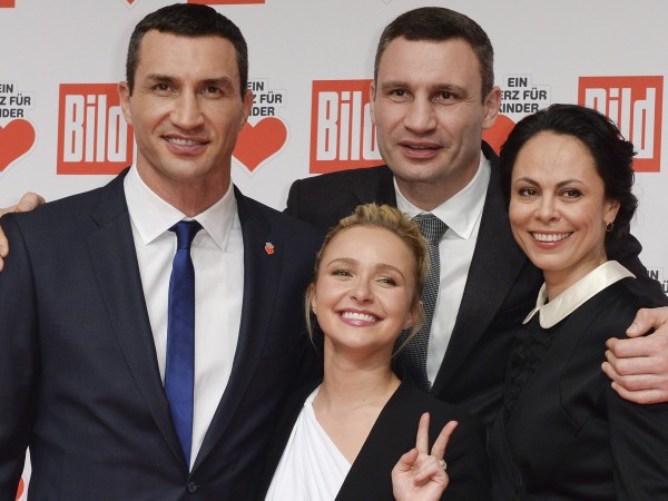 Бившата на Владимир Кличко – Хейдън Пенетиър, изрази подкрепата си