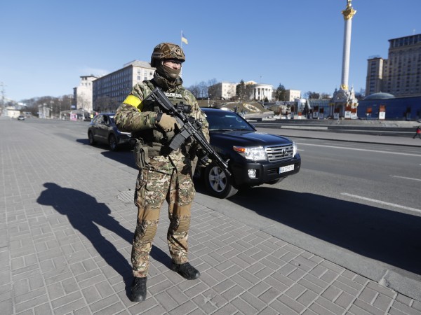 Украйна е получила оръжия от 19 държави, а десетки страни