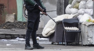 Британски телевизионен екип попадна в засада пред Киев по рано тази