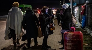 Министерството на отбраната съдейства с безплатен транспорт на украински бежанци