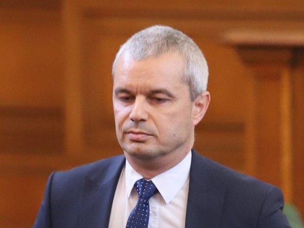 Костадин Костадинов е със забрана за влизане в Украйна в