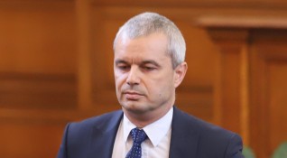 Костадин Костадинов е със забрана за влизане в Украйна в