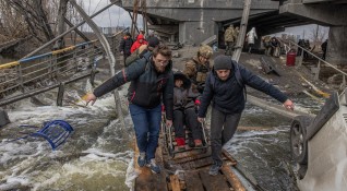 Снимка БГНЕСТе тръгнаха пеша в безкраен поток опитвайки се