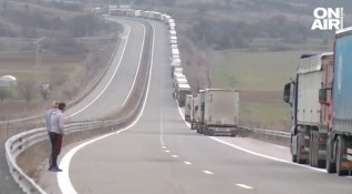 Проверки за нерегламентиран износ на зърно изнервиха шофьорите на камиони
