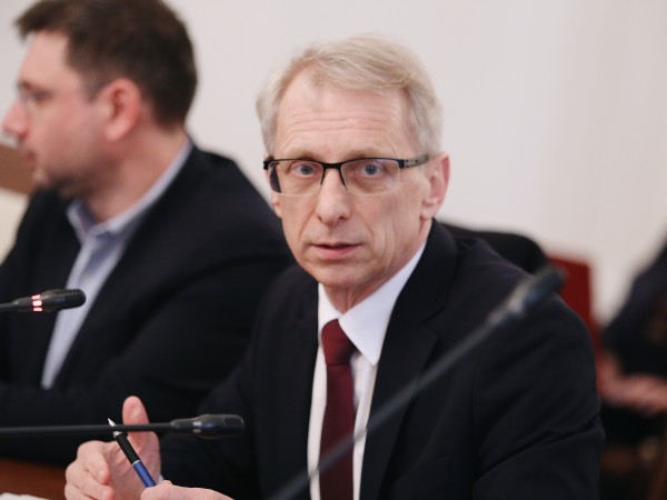 Министърът на образованието Николай Денков смята, че антиCOVID мерките в