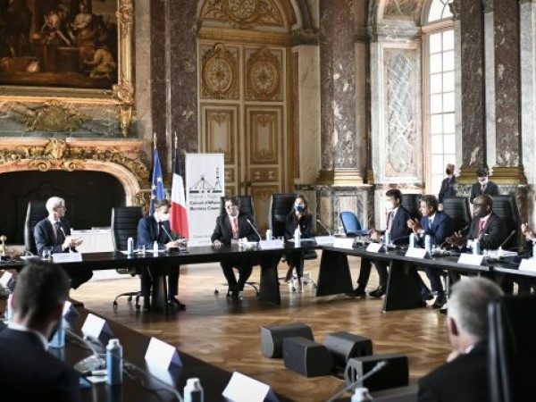 Започва двудневна среща на евролидерите във Версай, в разговорите ще