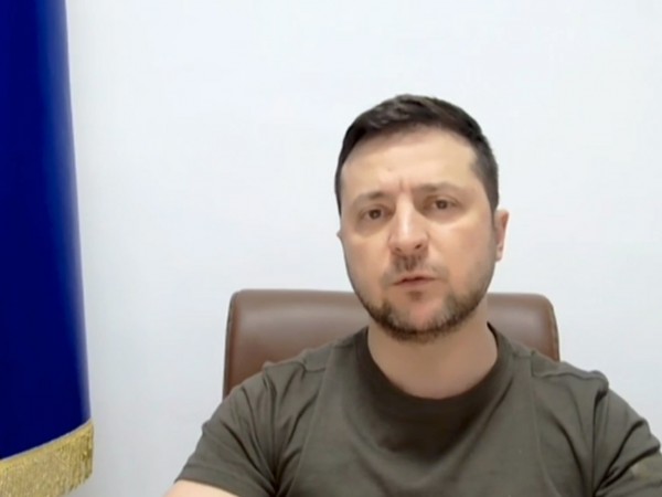 Володимир Зеленски подписа закон за "принудително изземване" в Украйна на