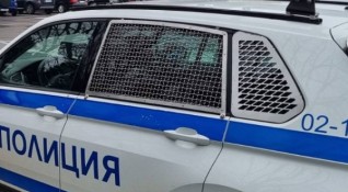 Полицията в Стралджа задържа двама души за побой над възрастен