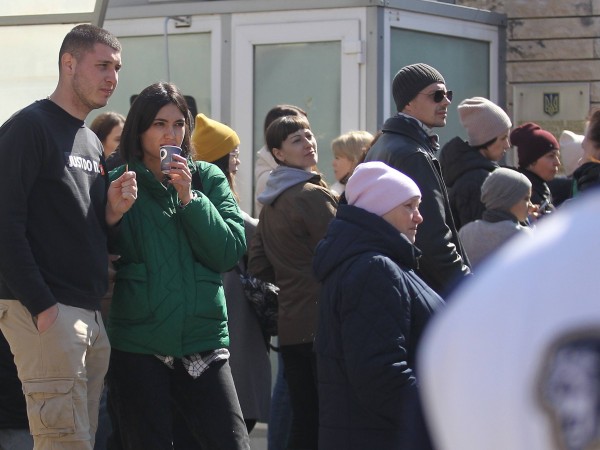 Снимка: Димитър Кьосемарлиев, Dnes.bgОпашка се изви пред украинското посолство в