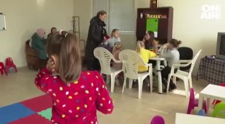 30 украински деца тръгват на занималня в Свети Влас Преподаватели