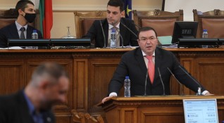 ГЕРБ настоя премиерът Кирил Петков да обясни на депутатите идеята