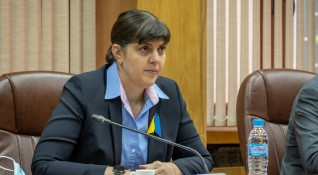 Правосъдният министър Надежда Йорданова обясни че е говорила с европейския