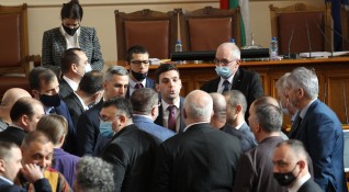 Снимка Димитър Кьосемарлиев Dnes bgНапрежение в парламента заради декларации на