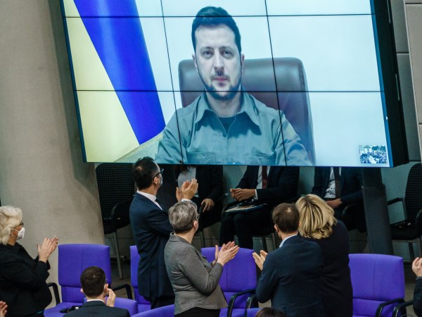 Украинският президент Володимир Зеленски заяви, че днес е разговарял с