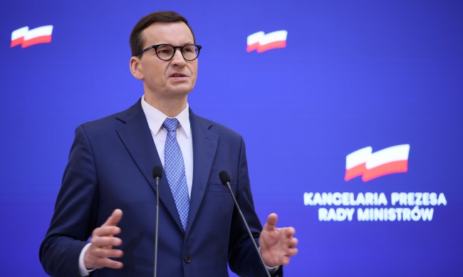 Полша предлага пълно търговско ембарго на Русия