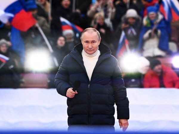 Руският лидер Владимир Путин е в капан в затворен свят,
