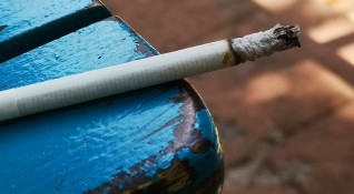 Потреблението на цигари без български акцизен бандерол остава на ниско