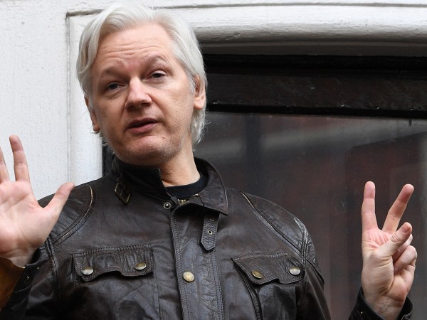Основателят на "Уикилийкс" Джулиан Асандж ще се ожени за дългогодишната