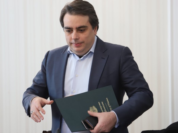 Наблюдаващият прокурор по делото срещу Асен Василев си е направи