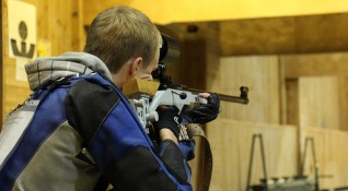 Полска компания занимаваща се с обучение за боравене с огнестрелно