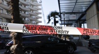 Швейцарската полиция съобщи че трима възрастни и едно дете са