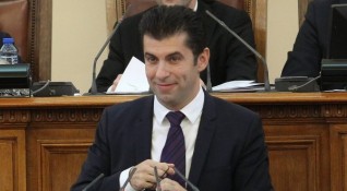 По покана на министър председателя Кирил Петков на 28 март