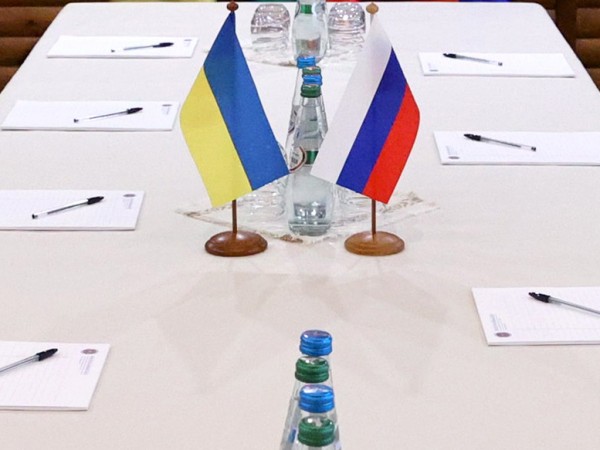 Преговорите за мир в Истанбул между делегациите на Русия и