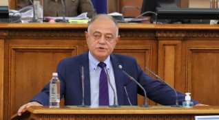 Парламентарната група Демократична България декларира че започва консултации за приемане