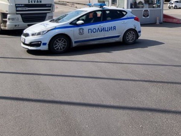 Общинска полиция в Бургас задържа 31-годишен мъж от Приморско, който