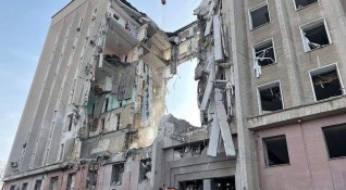 Броят на загиналите при руски ракетен удар срещу сградата на
