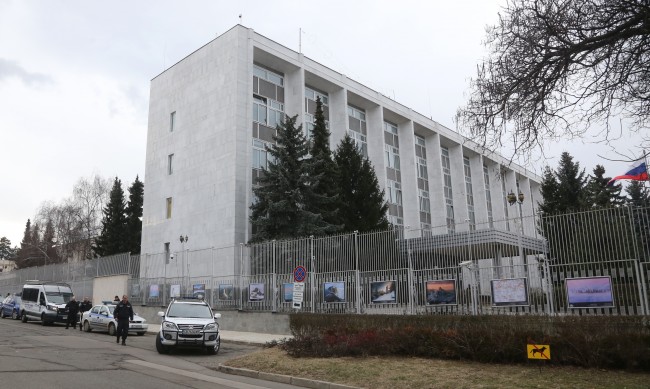 МВнР гони първия секретар на руското посолство