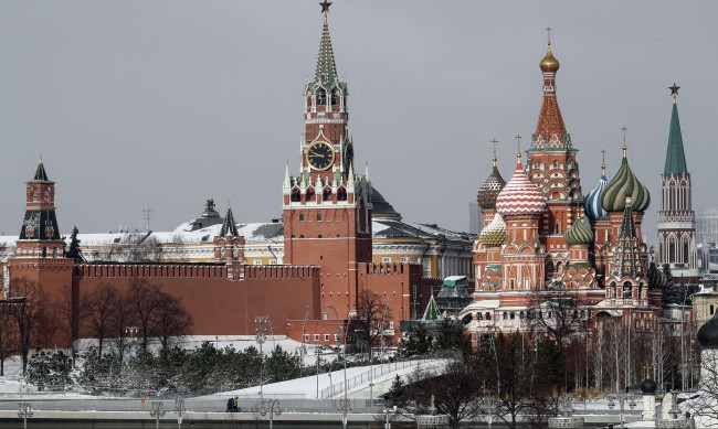 „На никой да не му идва на ум да ни напада“: Русия укрепва военно западните си граници