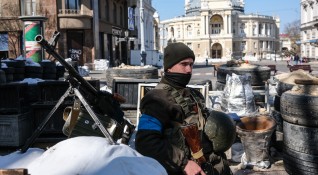 Украинските власти съобщиха за руски обстрел по стратегическото черноморско пристанище