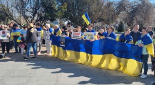 В 37 ия ден от войната украинци в Бургас организираха
