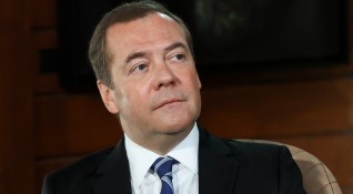 Бившият руски президент Дмитрий Медведев предупреди че Москва ще реагира