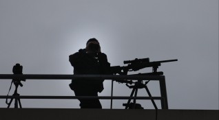 Украинска снайперистка известна само като Charcoal Въглен беше обявена за