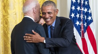 Експрезидентът на САЩ Барак Обама посети Белия дом за пръв