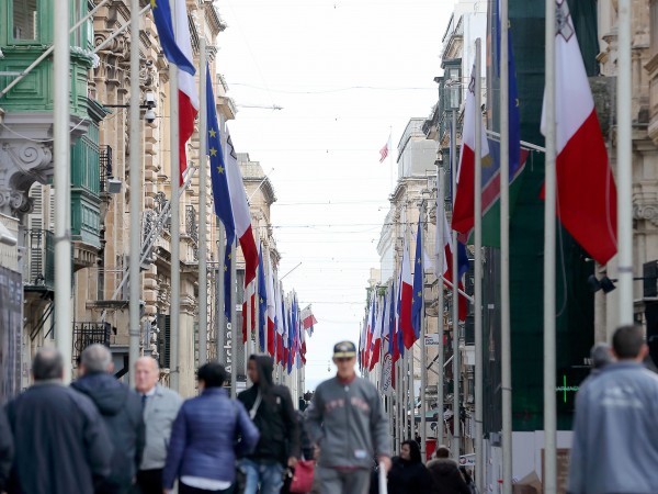 Правителството на Малта отхвърли призивите на ЕС да спре продажбата