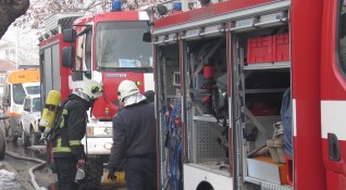 Пожар предизвика евакуацията на жилищен блок в Русе Пламъците са