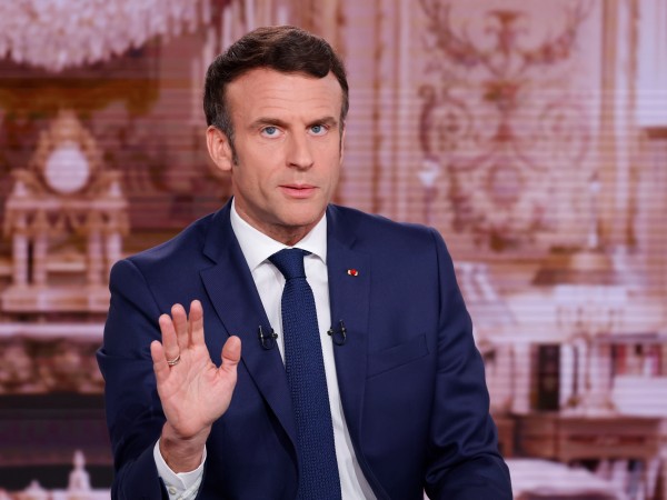 Френският президент Еманюел Макрон нарече полския министър-председател Матеуш Моравецки "крайнодесен
