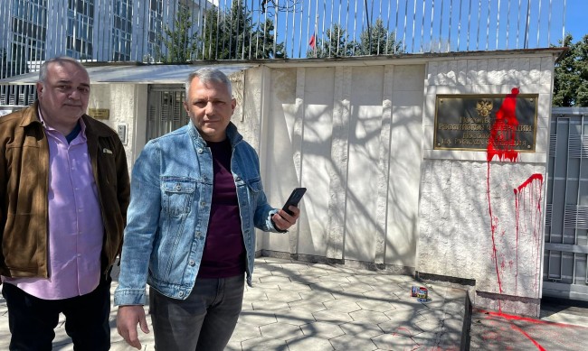 Без обвинения за Хаджигенов и Бабикян за боята по руското посолство