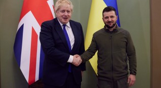 Украинският президент Володимир Зеленски разговаря в Киев с британския премиер