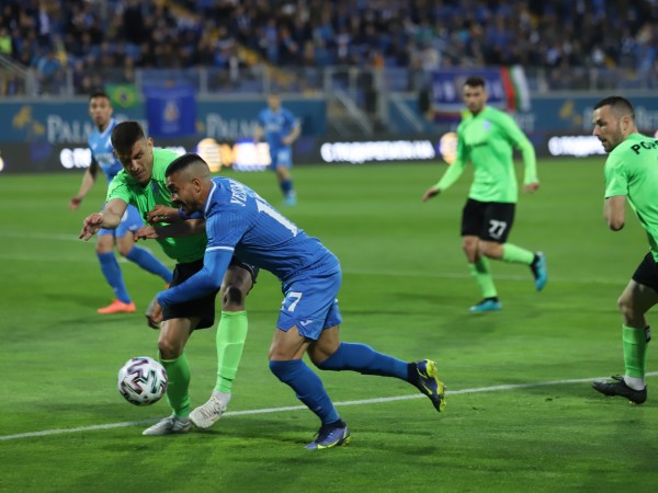 Левски надигра Черно море с 2:0 като домакин в среща