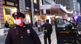 Експлозии разтърсиха Таймс скуеър в Ню Йорк съобщава Daily Mail